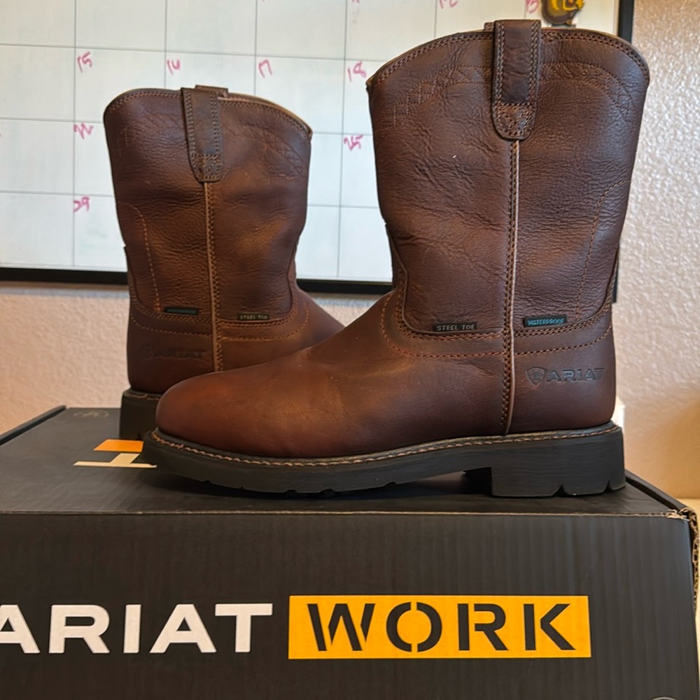 Ariat Men’s steel toe work boots